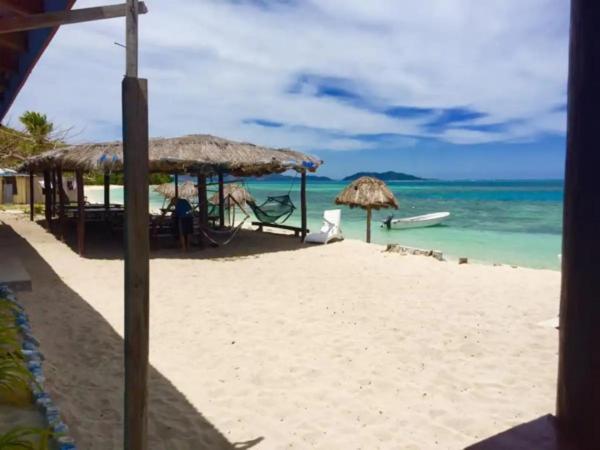 Mana Lagoon Backpackers Villa Ngoại thất bức ảnh